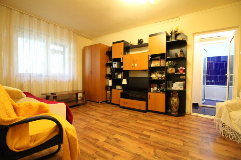 Apartament 2 Camere - Zona Tomis Nord -  Centrala Pe Gaze
