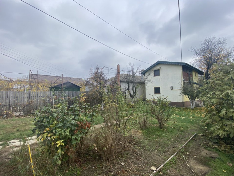 Casa de vanzare - Poiana CENTRAL - Toate uilitatile! 1320 mp teren! 