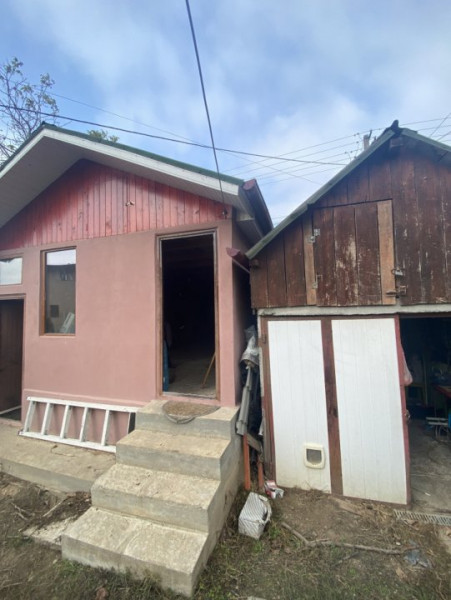 Casa de vanzare - Poiana CENTRAL - Toate uilitatile! 1320 mp teren! 