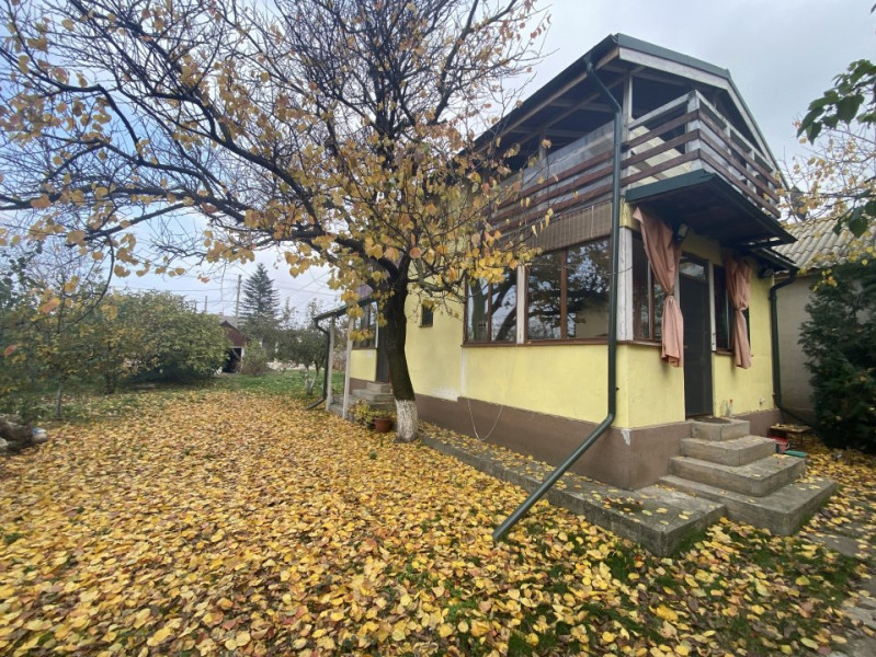 Casa de vanzare - Poiana CENTRAL - Toate uilitatile! 1320 mp teren! 
