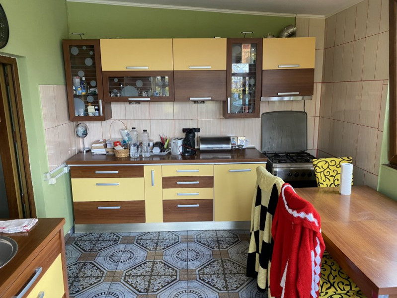 Casa de vanzare - Poiana CENTRAL - Toate uilitatile! 1320 mp teren! 