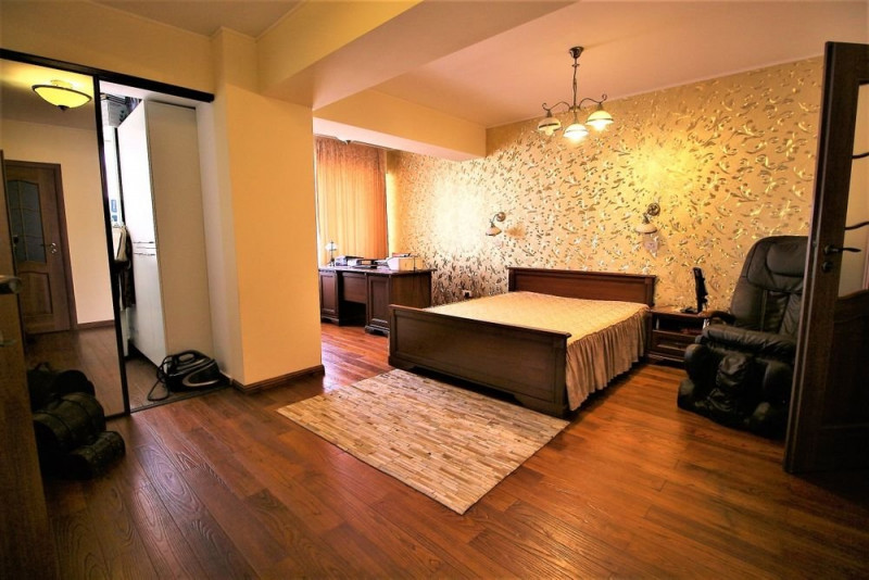 Apartament Penthouse 4 Camere - Zona Tomis Nord - Terasa 200 Mp Cu Piscina 