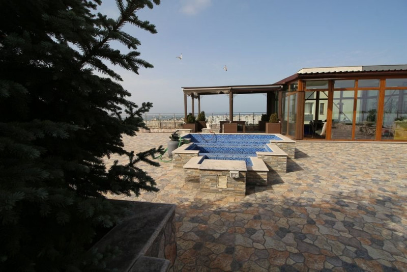Apartament Penthouse 4 Camere - Zona Tomis Nord - Terasa 200 Mp Cu Piscina 