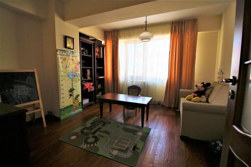 Apartament Penthouse 4 Camere - Zona Tomis Nord - Terasa 200 Mp Cu Piscina 